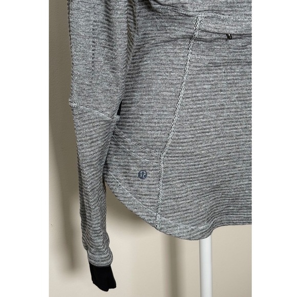 Lululemon Grey Mock Neck Zip Up Athletic Pullover Top Size 6 Women's #1/7.50 - Picture 4 of 7